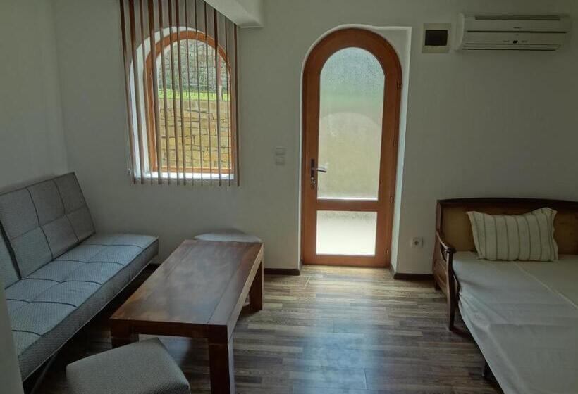 Люкс, Guest House Diabora