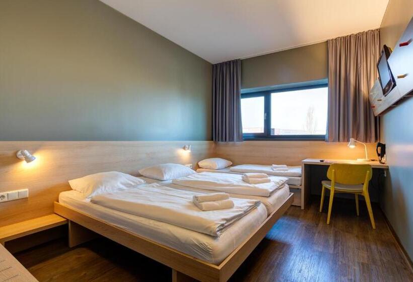 اتاق استاندارد سه نفره, Meininger Hotel Berlin Airport