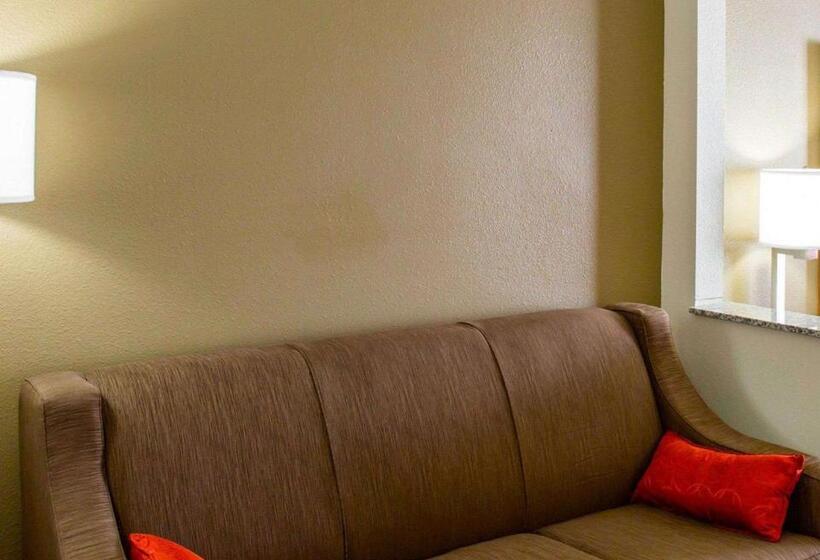 스위트 킹사이즈 침대, Comfort Inn & Suites Coralville  Iowa City Near Iowa River Landing