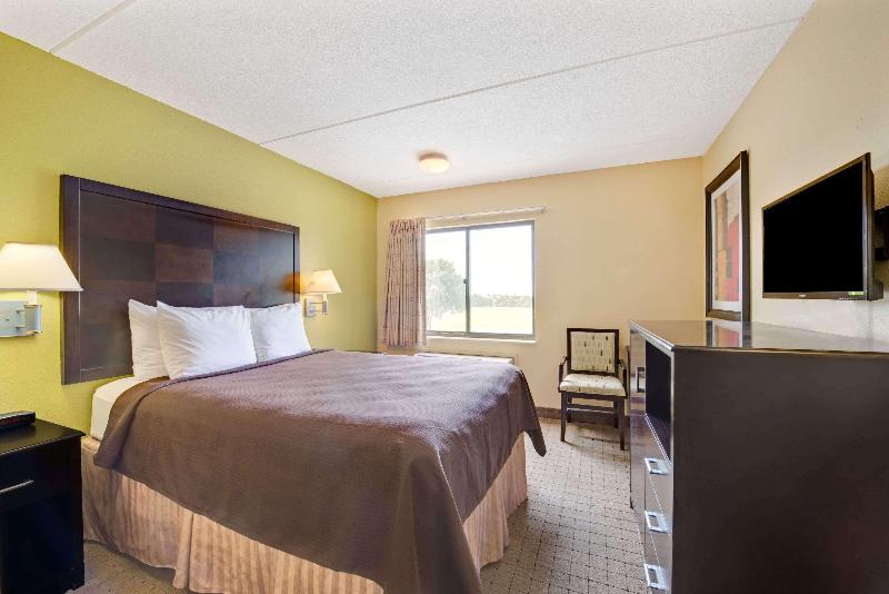 Номер бизнес-класса, Days Inn & Suites By Wyndham Desoto