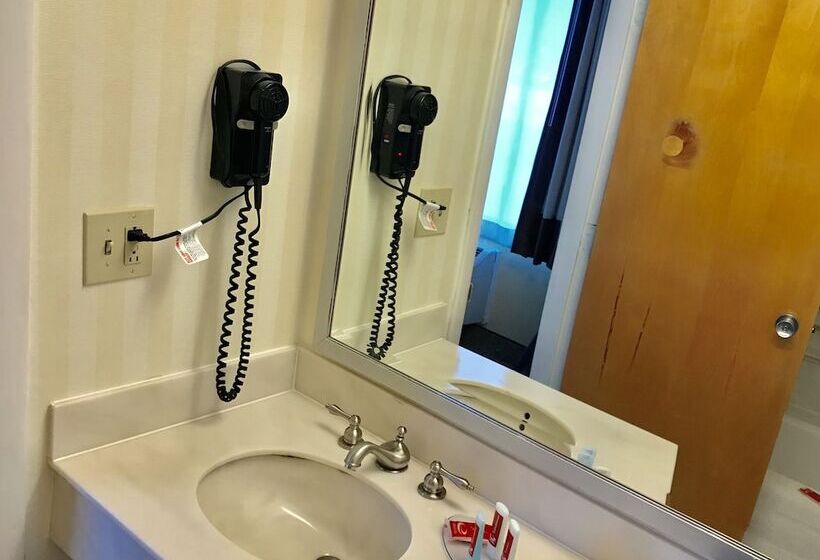 Номер Стандарт 2 Двуспальные Кровати, Econo Lodge Lakes Region