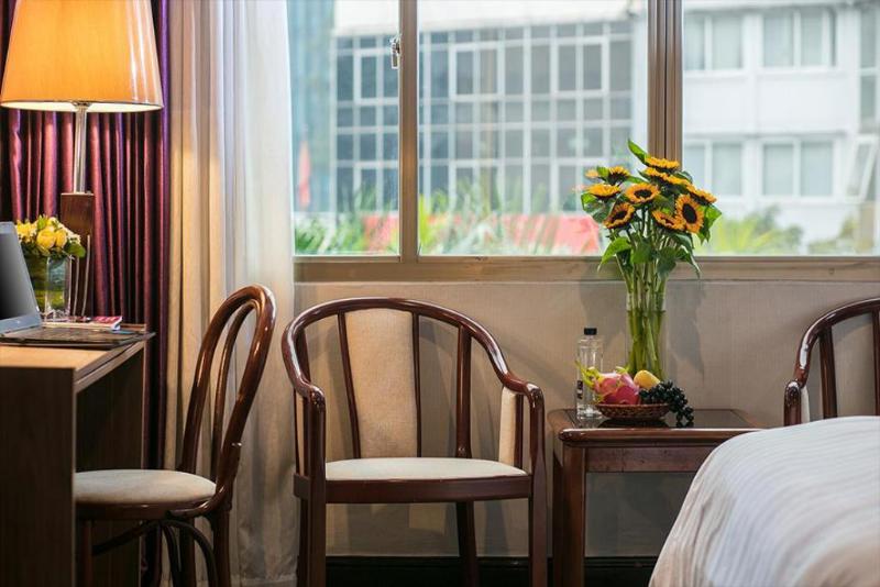 اتاق لوکس با چشم‌انداز استخر, Palais Médina Riad Resort
