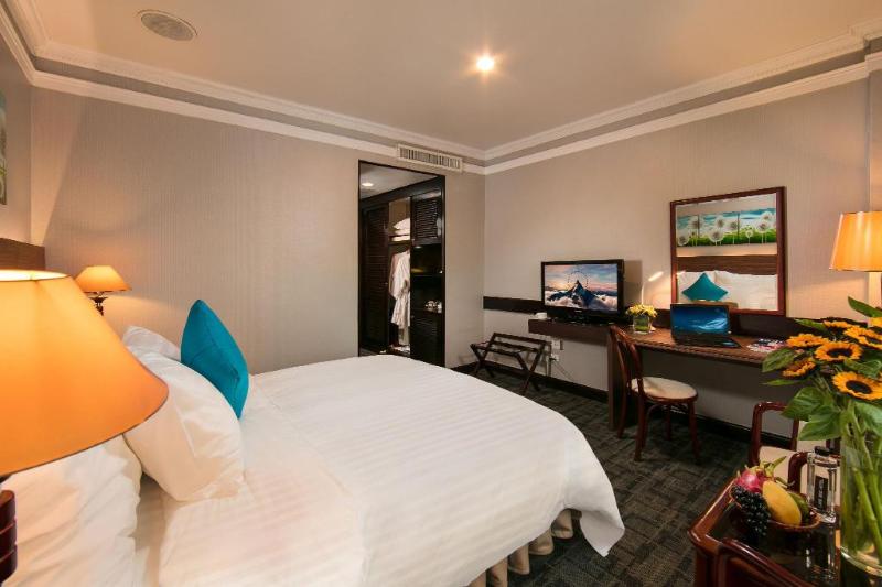 اتاق لوکس با چشم‌انداز استخر, Palais Médina Riad Resort