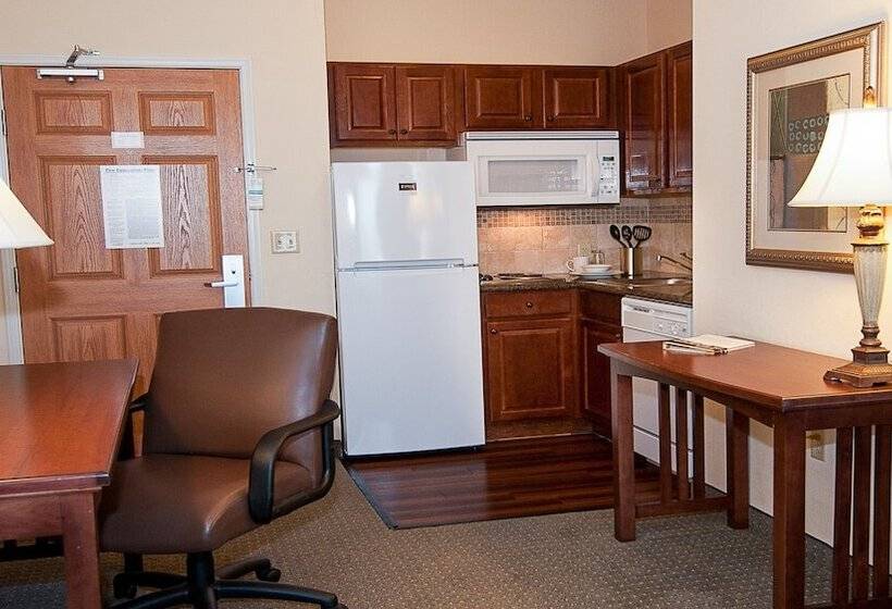 استودیوی استاندارد, Staybridge Suites Wichita, An Ihg