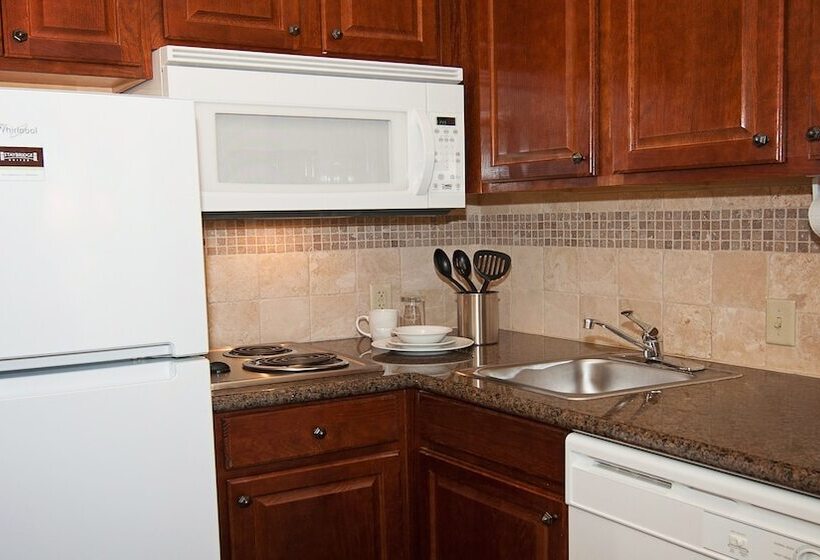 سوئیت 2 خوابه, Staybridge Suites Wichita, An Ihg