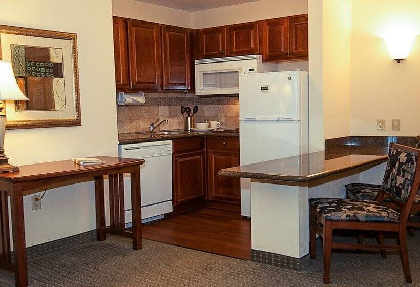 سوئیت 2 خوابه, Staybridge Suites Wichita, An Ihg