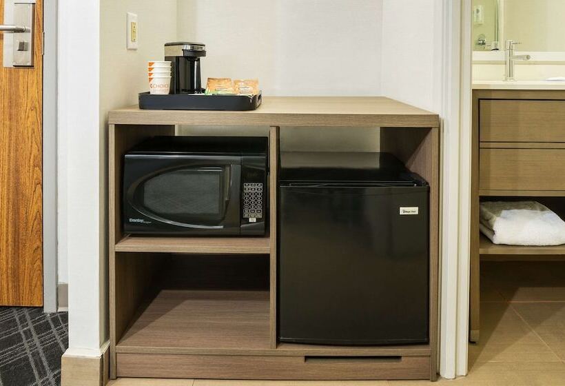 带2个双人床的标准工作室, Comfort Inn & Suites