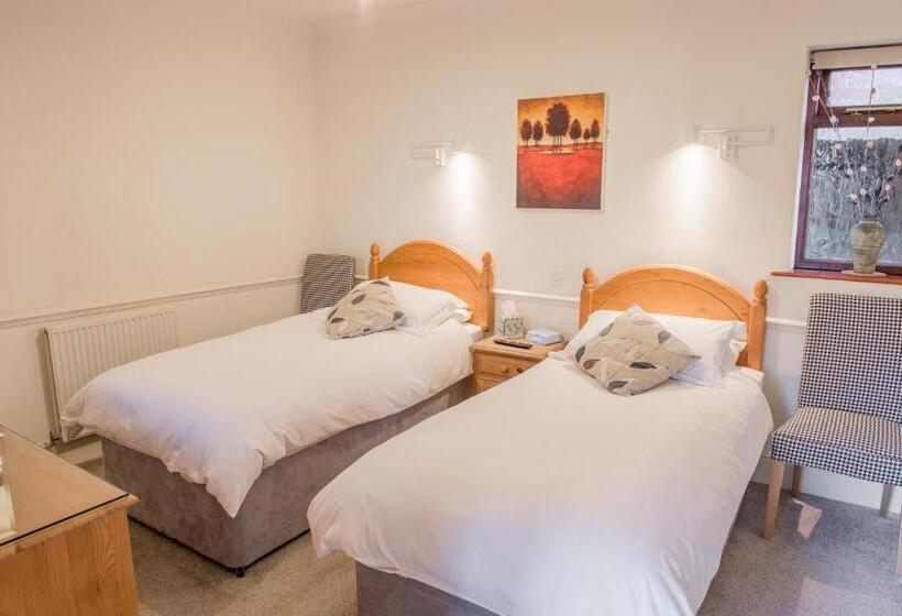 اتاق استاندارد, Toothbrush Rooms At Lattice Lodge   Guest Kitchen & Ev Recharging