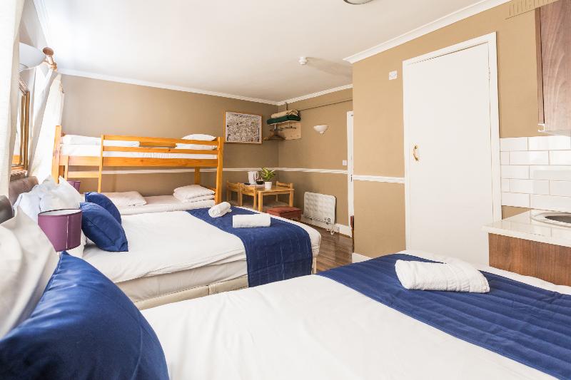 Семейный Номер, Ebury House