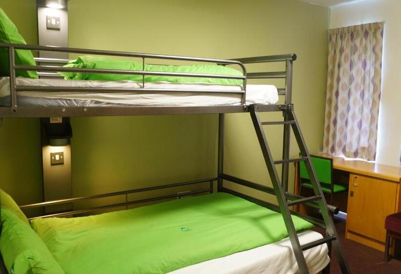 Quarto Triplo Estandar, Yha Conwy