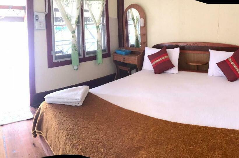 Номер Стандарт Вид на Сад, Somphamit Guesthouse