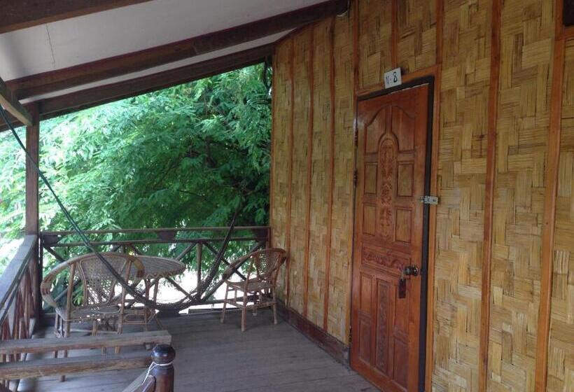 Номер Стандарт Вид на Сад, Somphamit Guesthouse