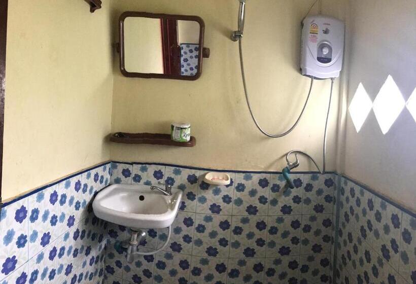 Номер Стандарт, Somphamit Guesthouse
