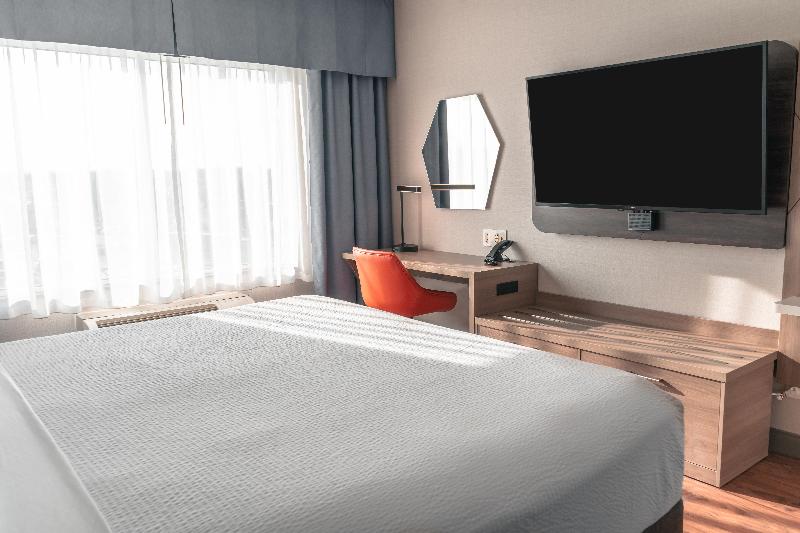 Номер Стандарт, Holiday Inn Express Kingston Central, An Ihg