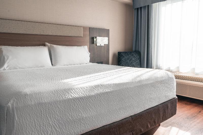 Люкс Кровать Кинг, Holiday Inn Express Kingston Central, An Ihg