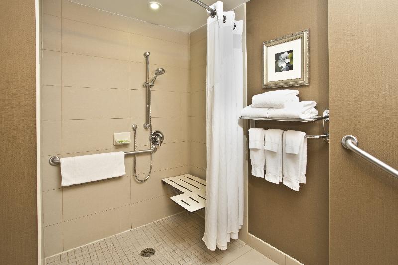 스탠다드 룸 킹사이즈 침대, Holiday Inn Express Kingston Central, An Ihg