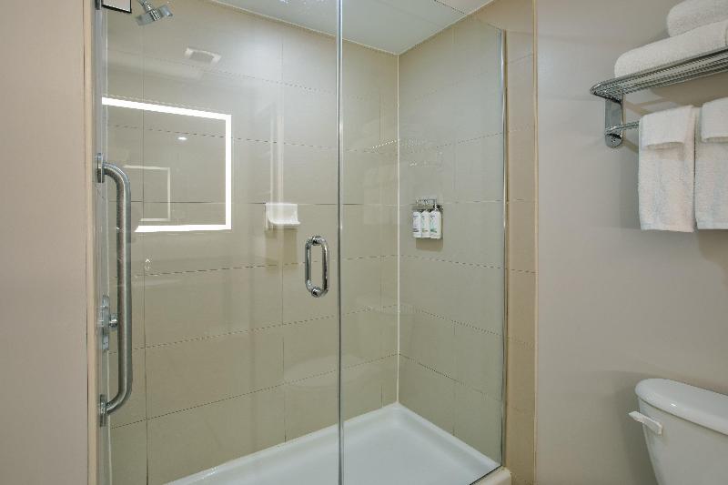 Люкс Кровать Кинг, Holiday Inn Express Kingston Central, An Ihg