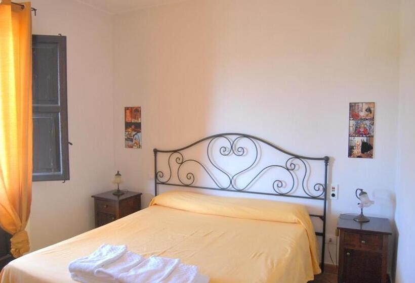 Трехместный Номер Стандарт с Балконом, Il Casale Delle Rose