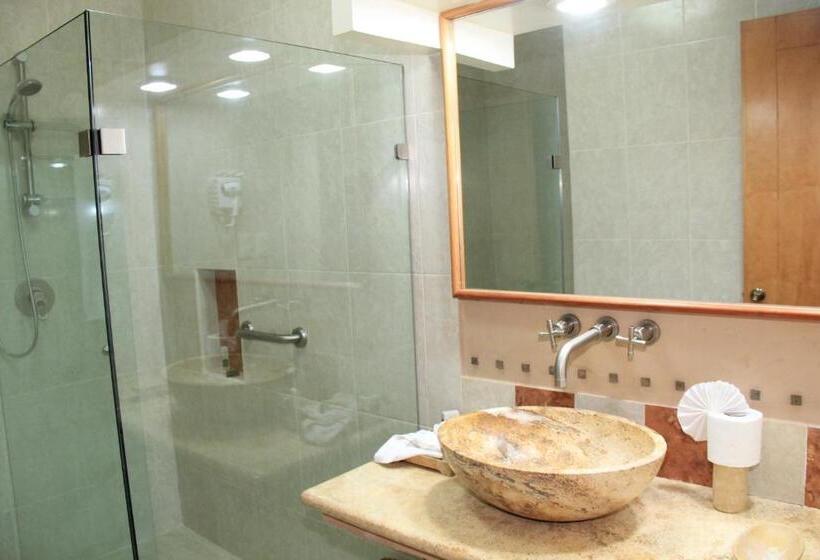 اتاق استاندارد با 2 تخت دوبل, Suites Xadani