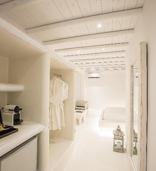 자쿠지 스위트, Paros Palace