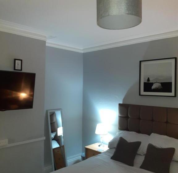 이코노미 트리플 룸, Caversham Lodge