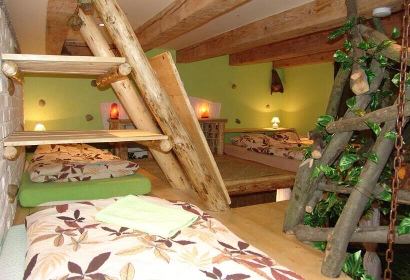 Quarto Familiar Banheiro Compartilhado, Artharmony Pension & Hostel