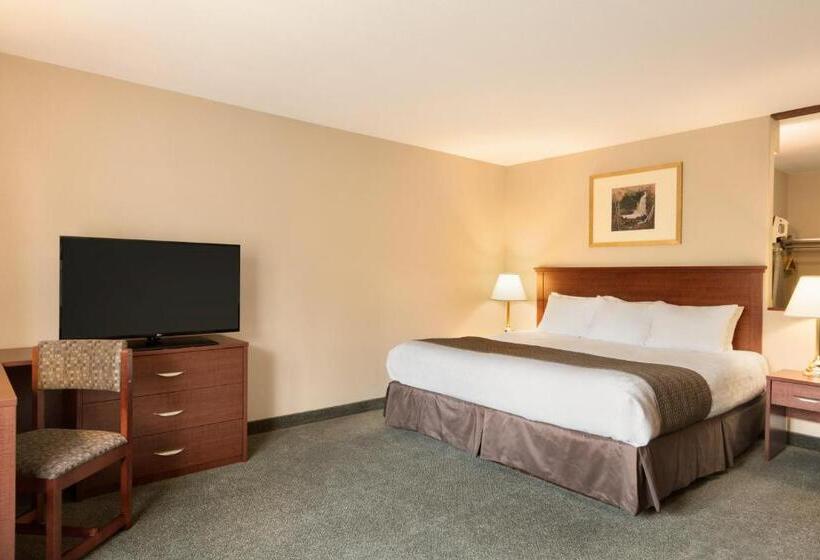 Люкс Кровать Кинг, Days Inn By Wyndham Thunder Bay North