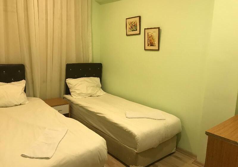 جناح جونيور, Holiday Inn Express Hotel & Suites St. Louis West O Fallon, An Ihg