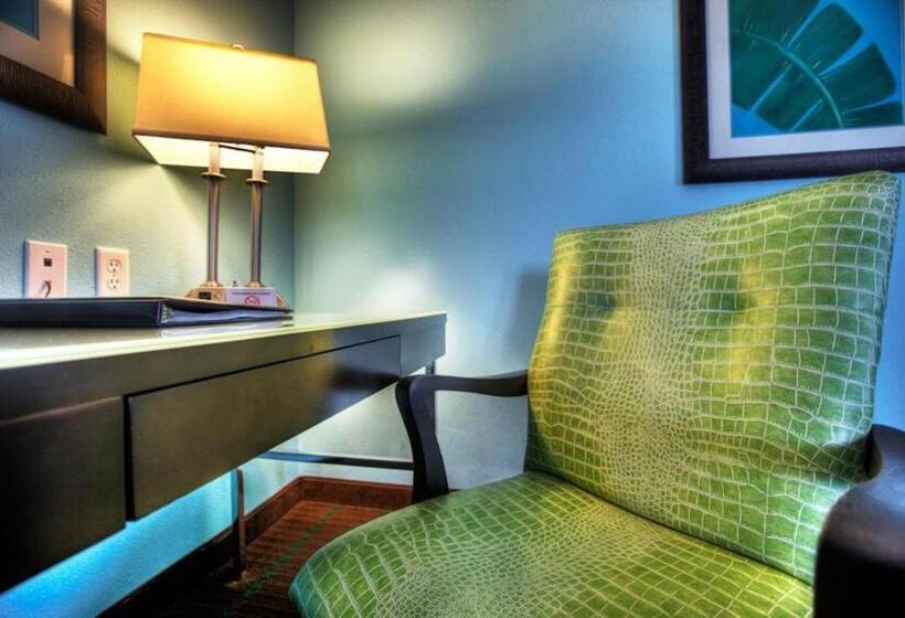 스위트 킹사이즈 침대, Holiday Inn Hotel & Suites Ocala Conference Center, An Ihg