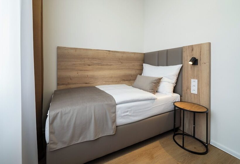 Quarto Estandar Individual, Leon