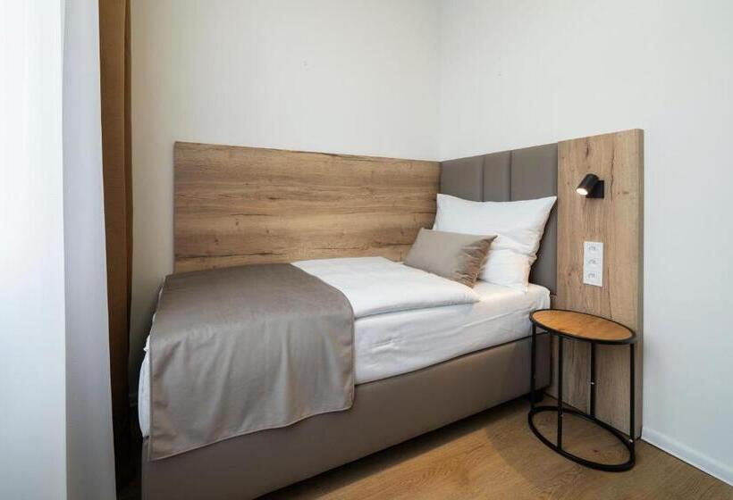 Quarto Estandar Individual, Leon