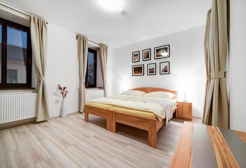 Quarto Estandar, Penzion Královská Cesta