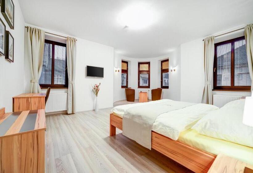 Quarto Estandar, Penzion Královská Cesta