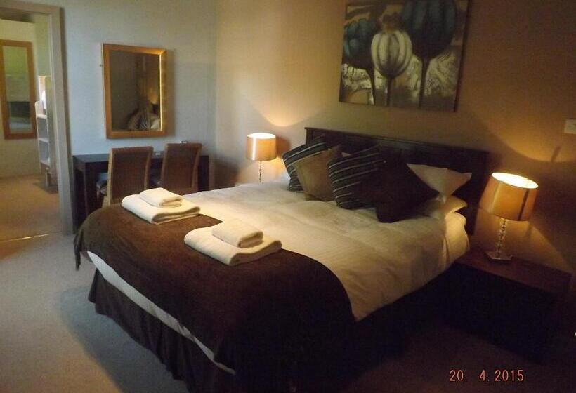 高级三人间, White Hart Inn