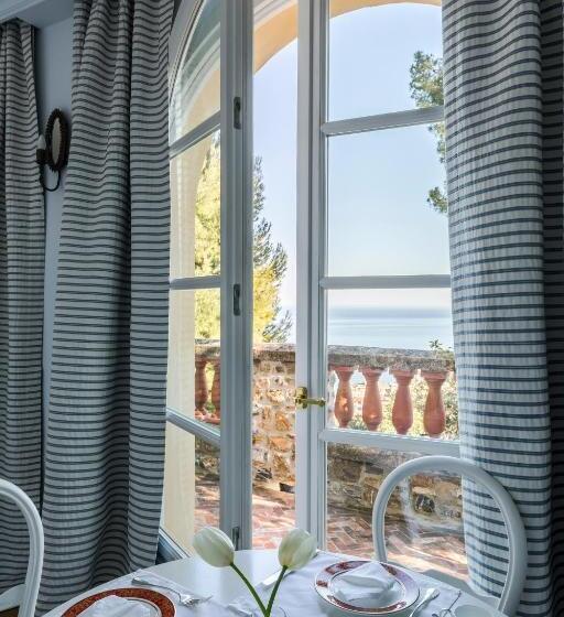 سوییت لوکس, Villa Della Pergola Relais Et Chateaux