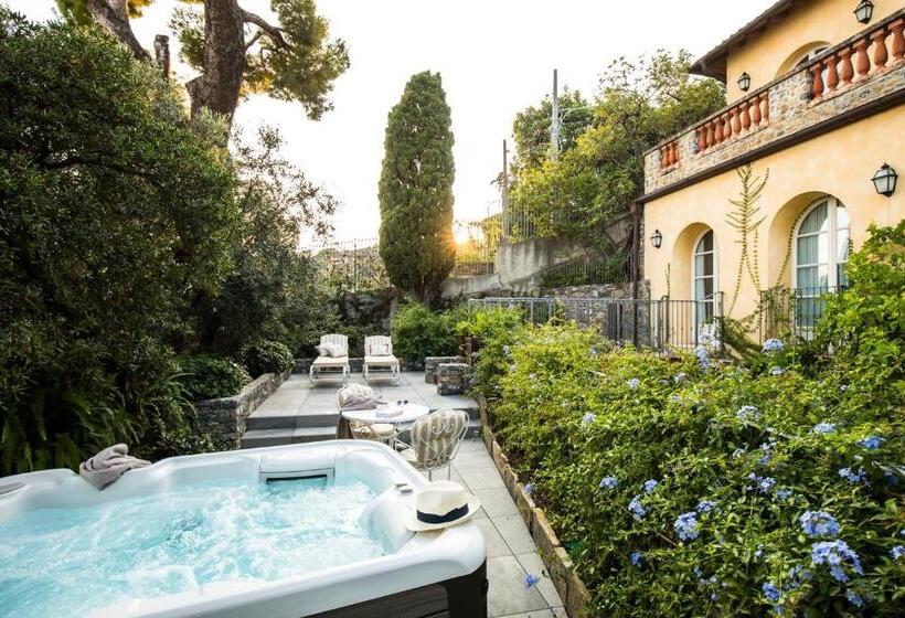 سوییت لوکس, Villa Della Pergola Relais Et Chateaux