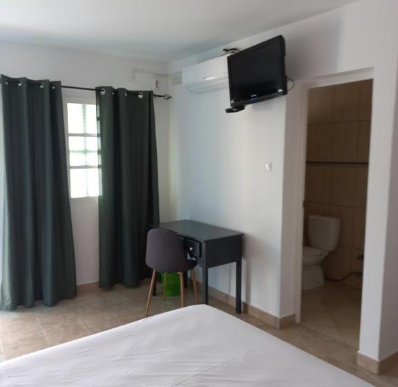 اتاق استاندارد سه نفره, Savana