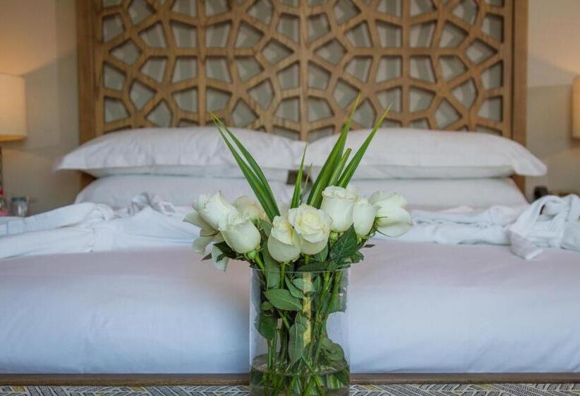 اتاق لوکس با تخت بزرگ, Endless Horizons Boutique