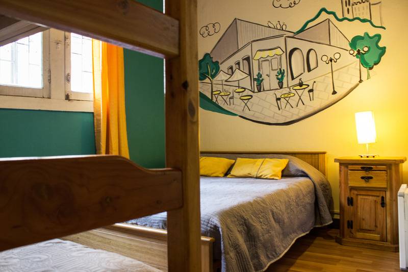 标准三人间, Hostal Forestal