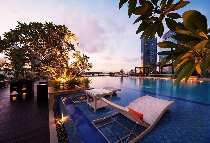 Premium room with view, The Fullerton Bay Hotel Singapore