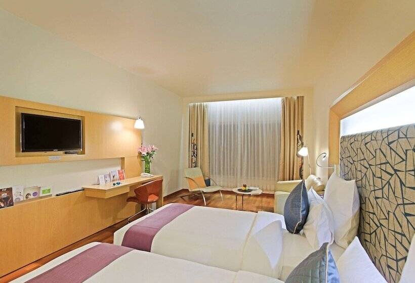 Номер Superior Вид на Море, Novotel Visakhapatnam Varun Beach
