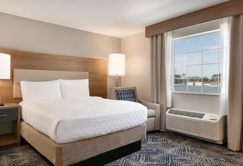 Студия Стандарт, Candlewood Suites Kansas City Northeast, An Ihg