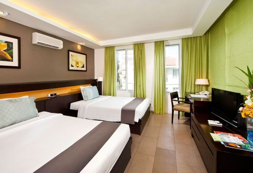 Полулюкс, Fairways And Bluewater Boracay