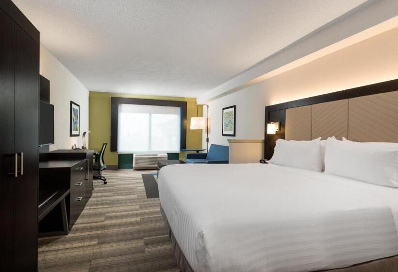 Люкс Кровать Кинг, Holiday Inn Express & Suites Florence I 95 & I 20 Civic Ctr, An Ihg