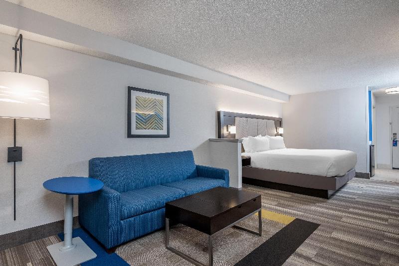 Люкс Кровать Кинг, Holiday Inn Express & Suites Florence I 95 & I 20 Civic Ctr, An Ihg