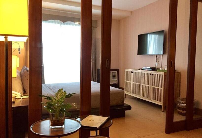 سوییت, Kimberly Tagaytay