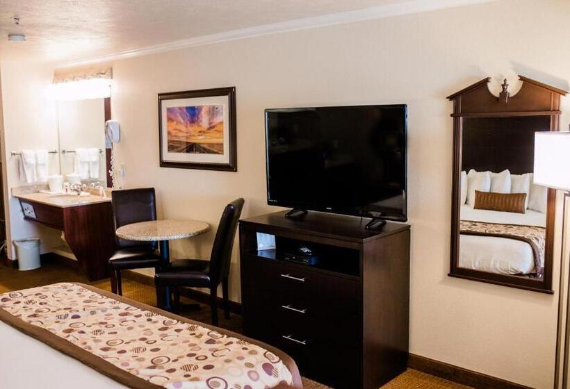 Люкс Deluxe Кровать Кинг, Ramada By Wyndham Moses Lake