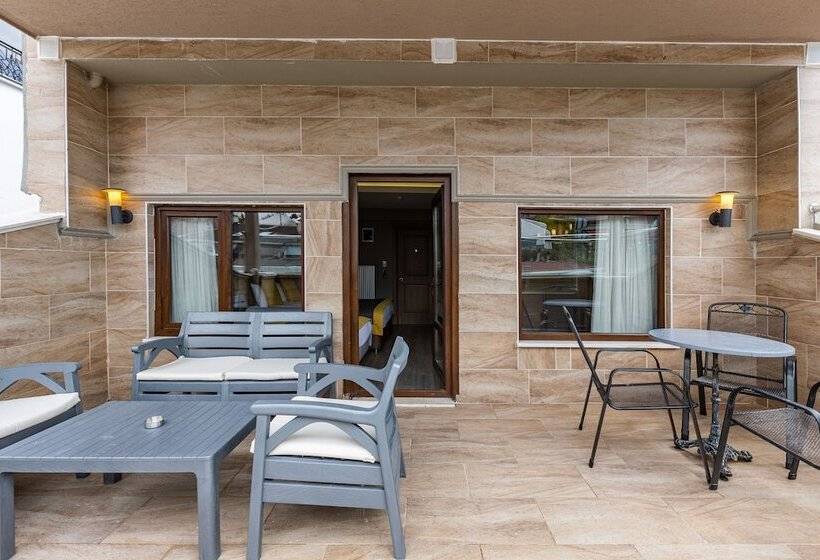 اتاق لوکس با تراس, Seraglio Hotel & Suites