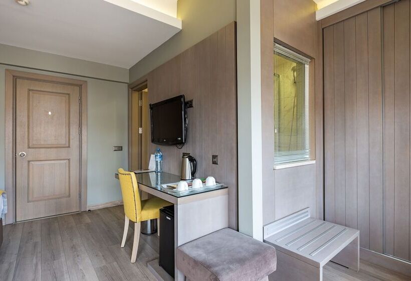 اتاق لوکس با تراس, Seraglio Hotel & Suites