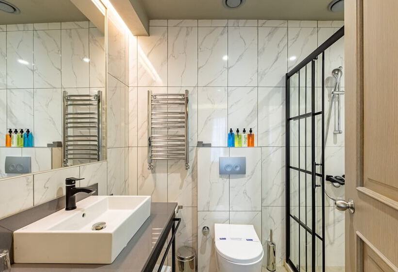اتاق سوپریور سه تخته, Seraglio Hotel & Suites
